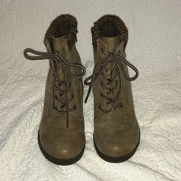 Jellypop Combat Lace Up Bootie - Picture 2 of 9